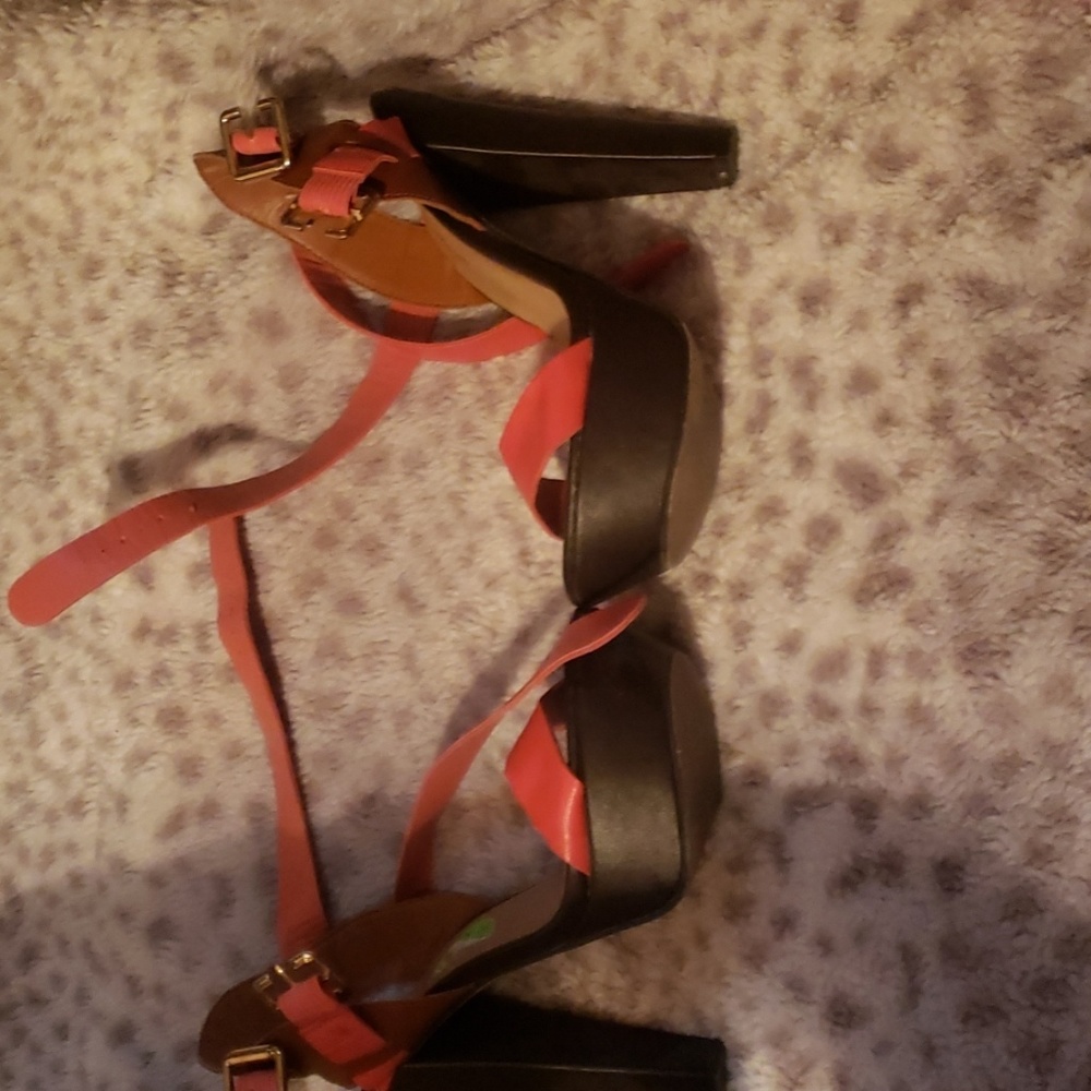 Shoes - Picture 2 of 4